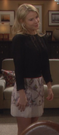 Look: Caroline - Pleated Mini Skirt (10.22.12)